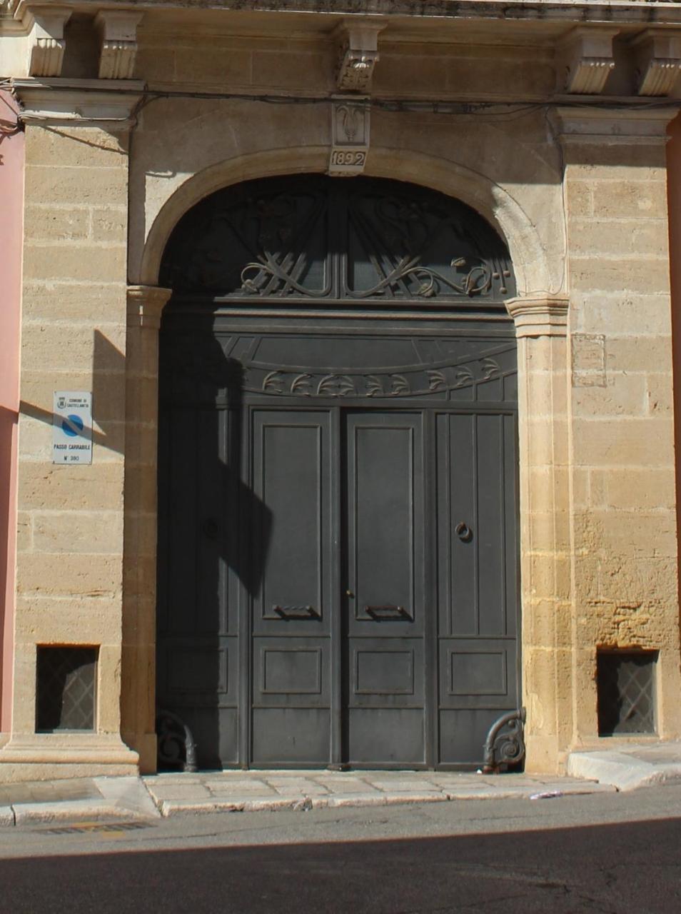 B&B Palazzo Rochira 卡斯泰拉内塔 外观 照片